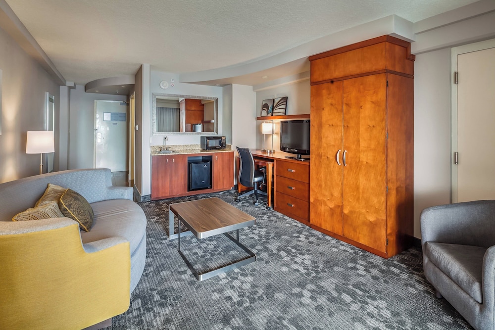 Courtyard by Marriott Jacksonville Beach Oceanfront - photo 17