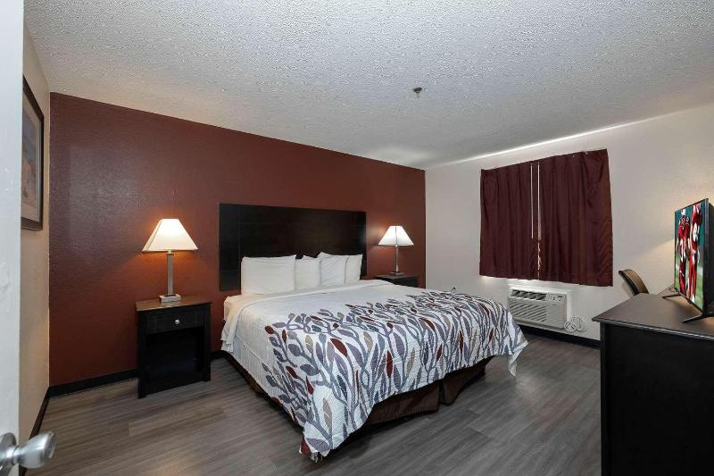 Red Roof Inn & Suites Pensacola NAS Corry - photo 10
