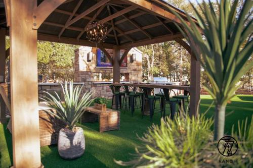 The Heat 7744 Ranch Resort Austin Tx — 4-Star Luxury Hotel in Austin, United States