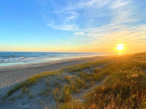 Island Inn of Atlantic Beach - photo 77