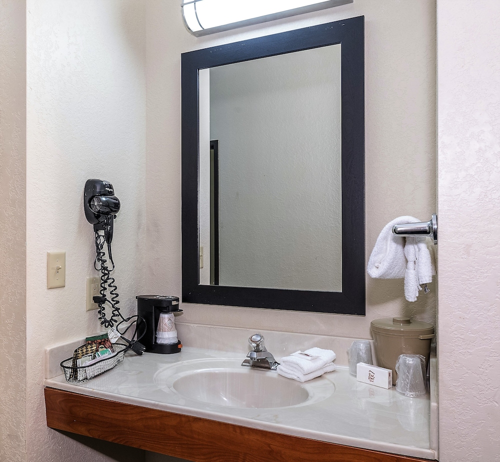 Red Roof Inn Jackson OH - photo 20