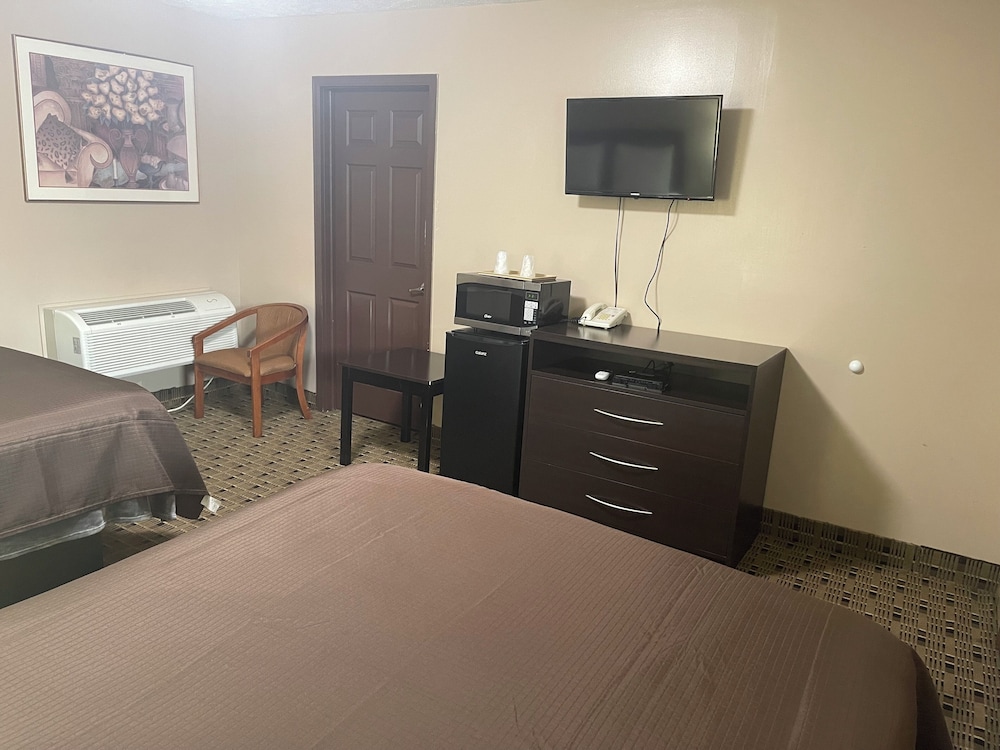 Economy Inn And Suites Ashtabula - photo 25
