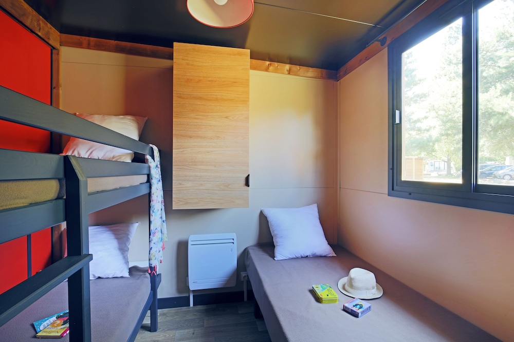 Forêt de Janas — 4-Star Luxury Hotel in La Seyne-Sur-Mer, France