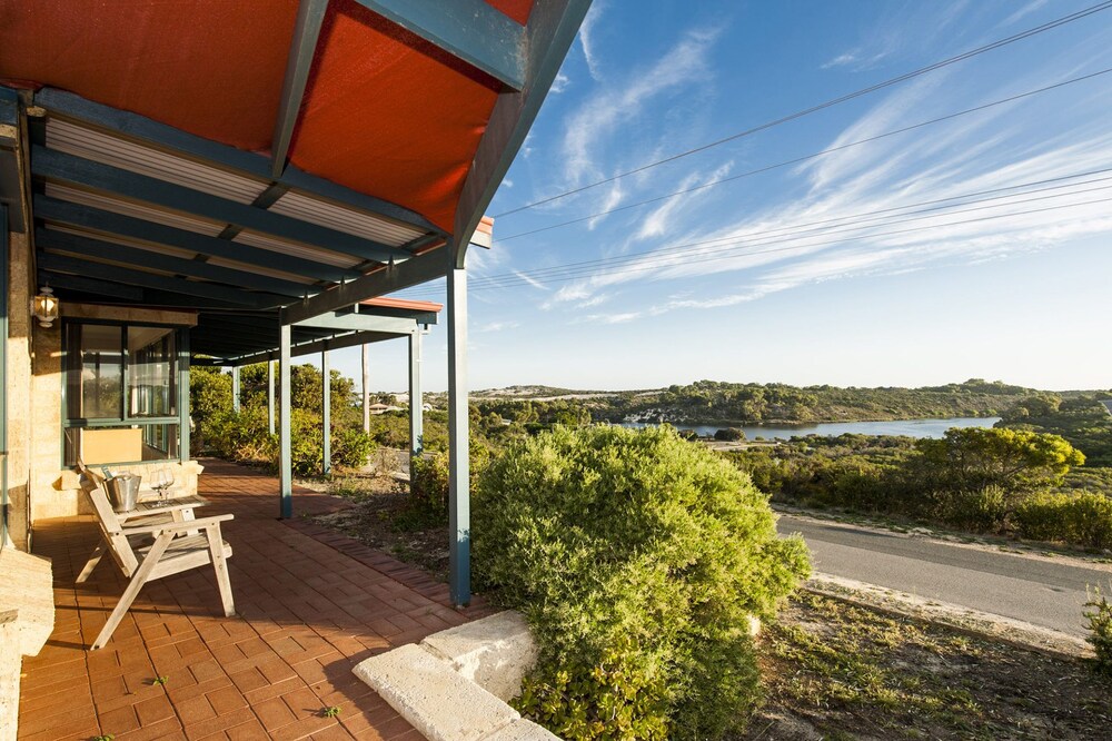 Moore Views Stunning River Views - last minute hotel in Unknown City