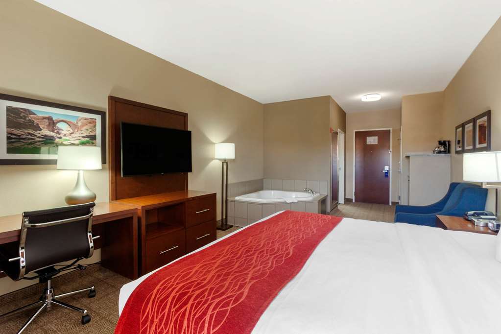Comfort Inn & Suites Page at Lake Powell - photo 24