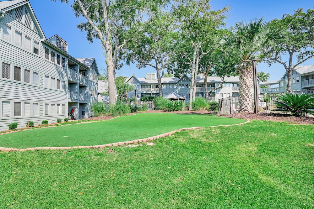 Beach & Pool Access: Resort style Myrtle Beach Gem - photo 21