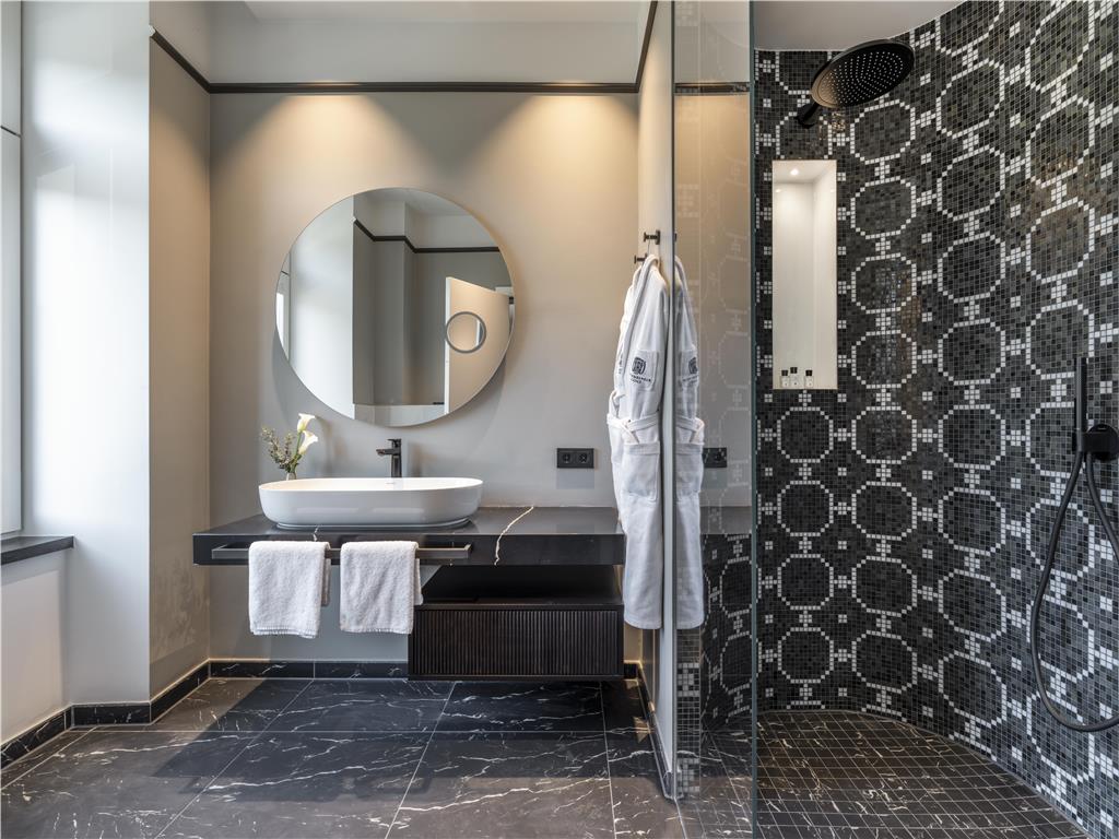 ICONS EHBB rooms JUNIOR SUITE