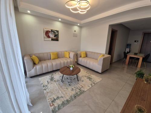 Stunning 2 Bedroom Riverside