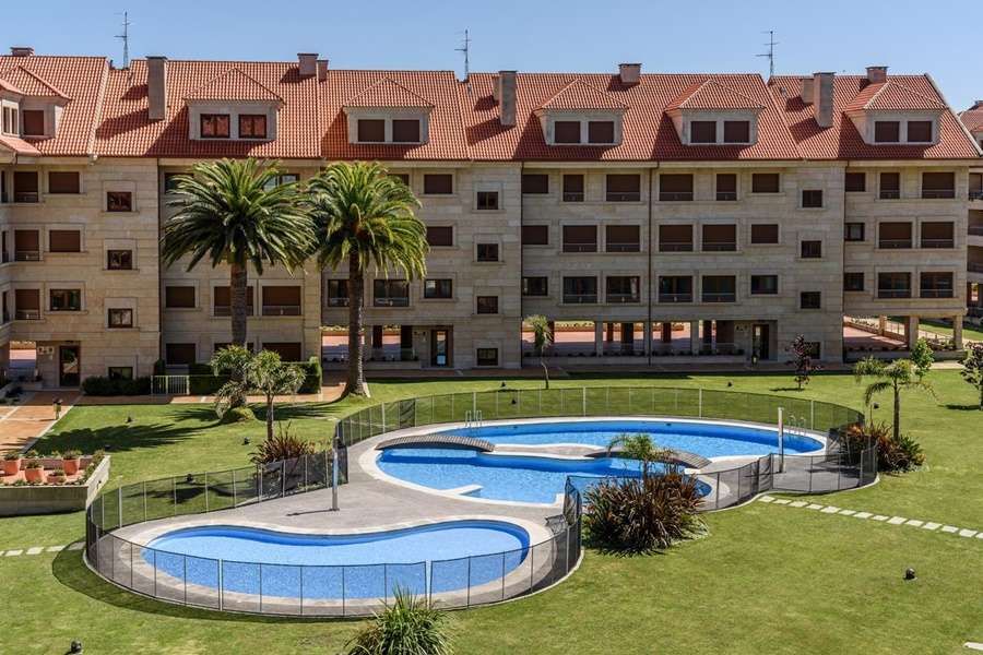 Apartamentos La Toja — 4-Star Luxury Hotel in O Grove, Spain