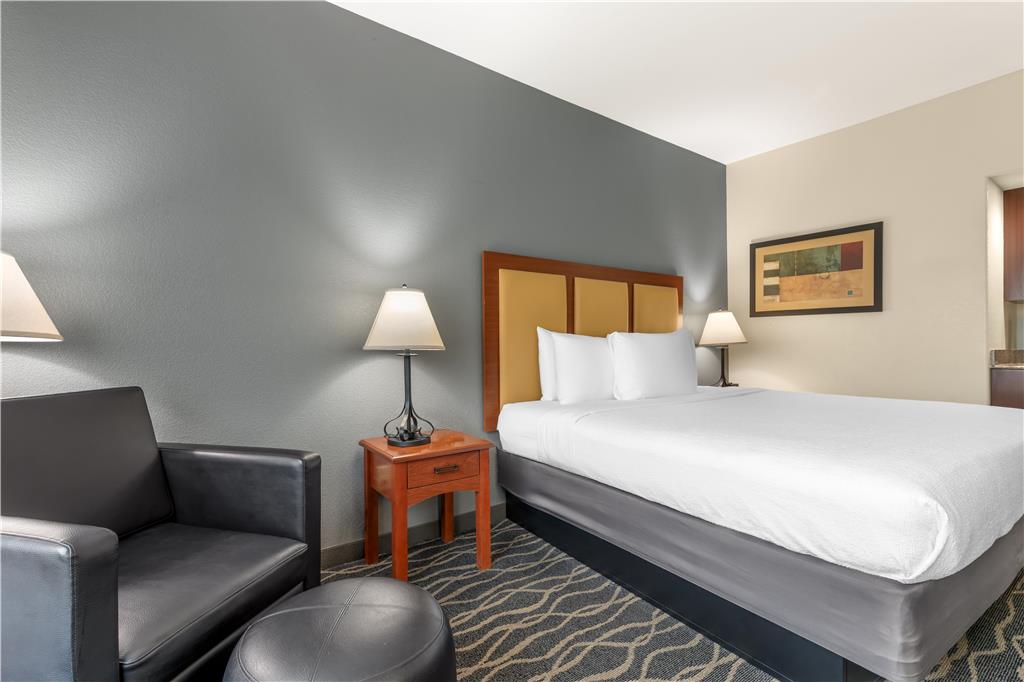 Best Western Plus Waxahachie Inn & Suites - photo 12