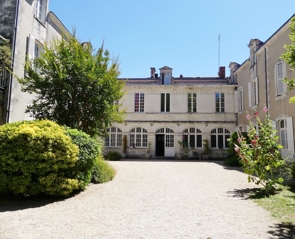 Le Gîte Du Parc — 4-Star Luxury Hotel in La Rochelle, France