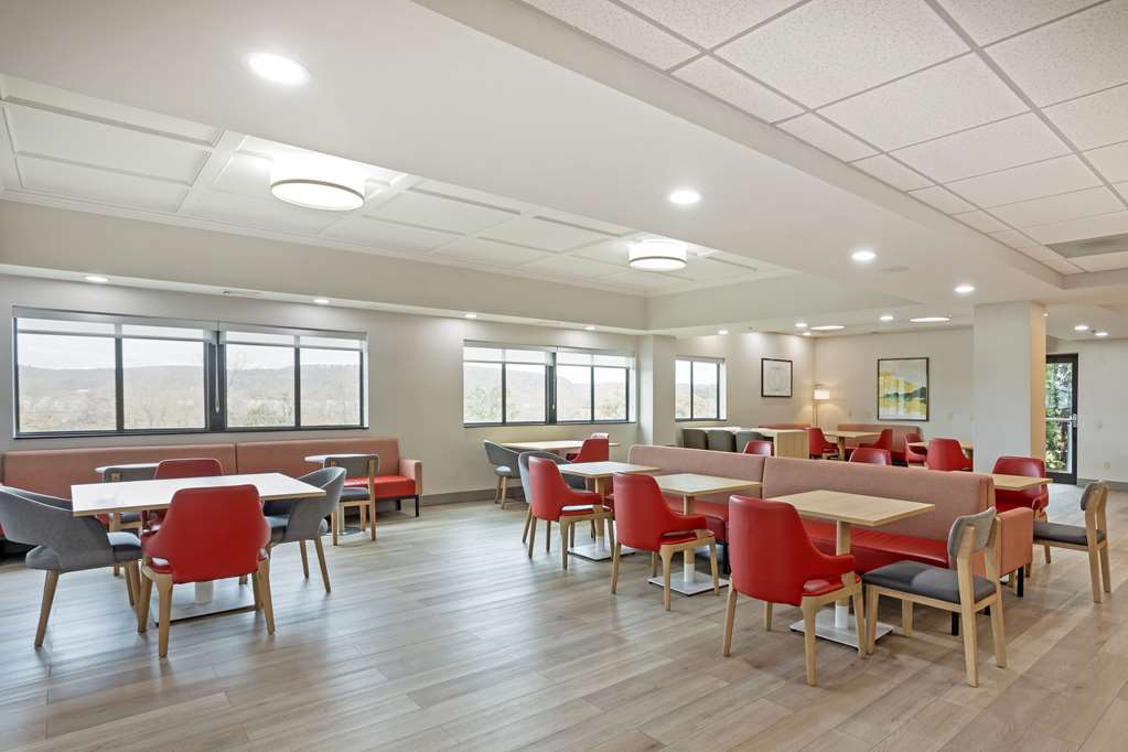 Comfort Suites Bloomsburg - photo 39