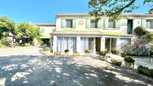 Rendez Vous En Provence 10 Personnes Duo de Gites Piscine Privee Clim — hotel in Cheval-Blanc