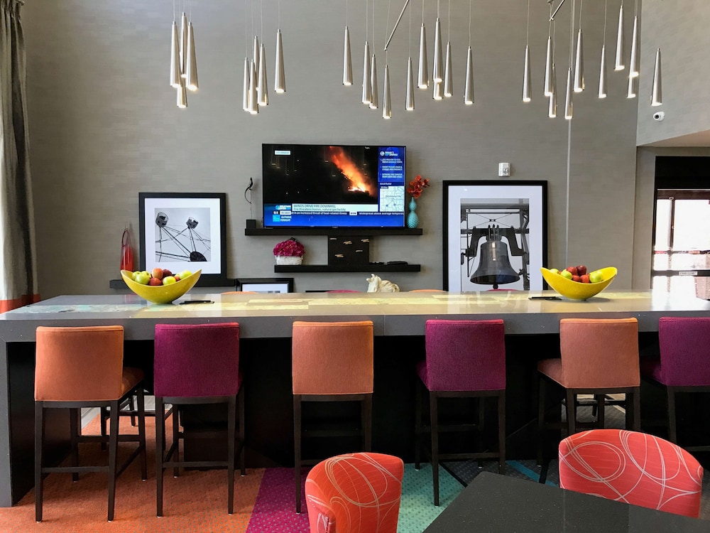 Hampton Inn & Suites Moore - photo 25