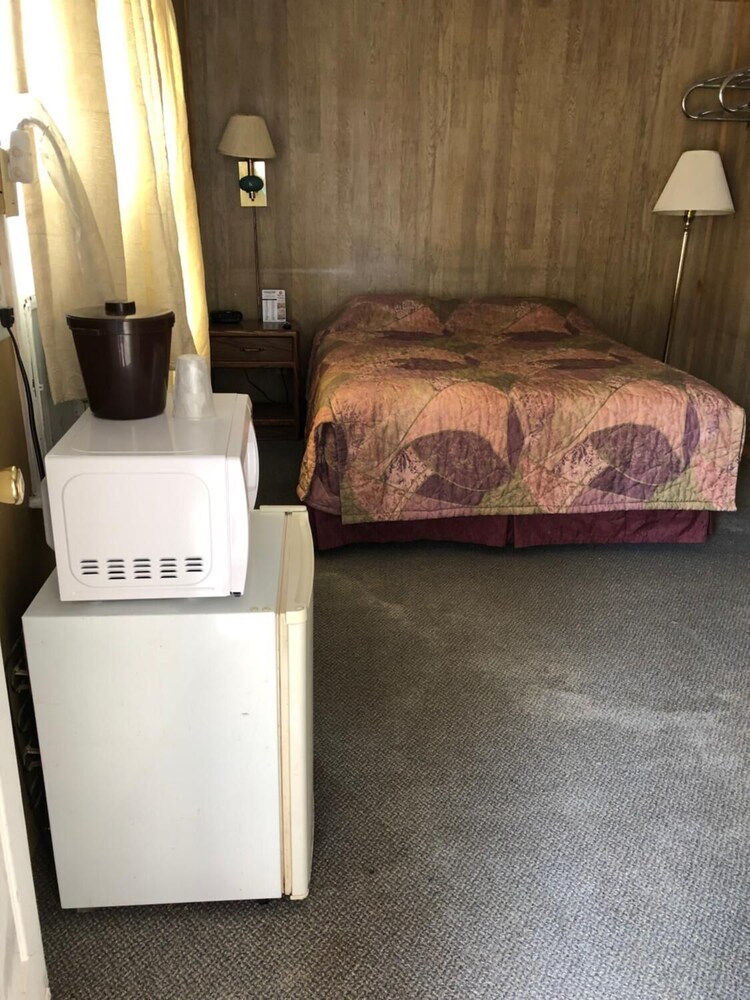 Coronado West Motel - photo 7