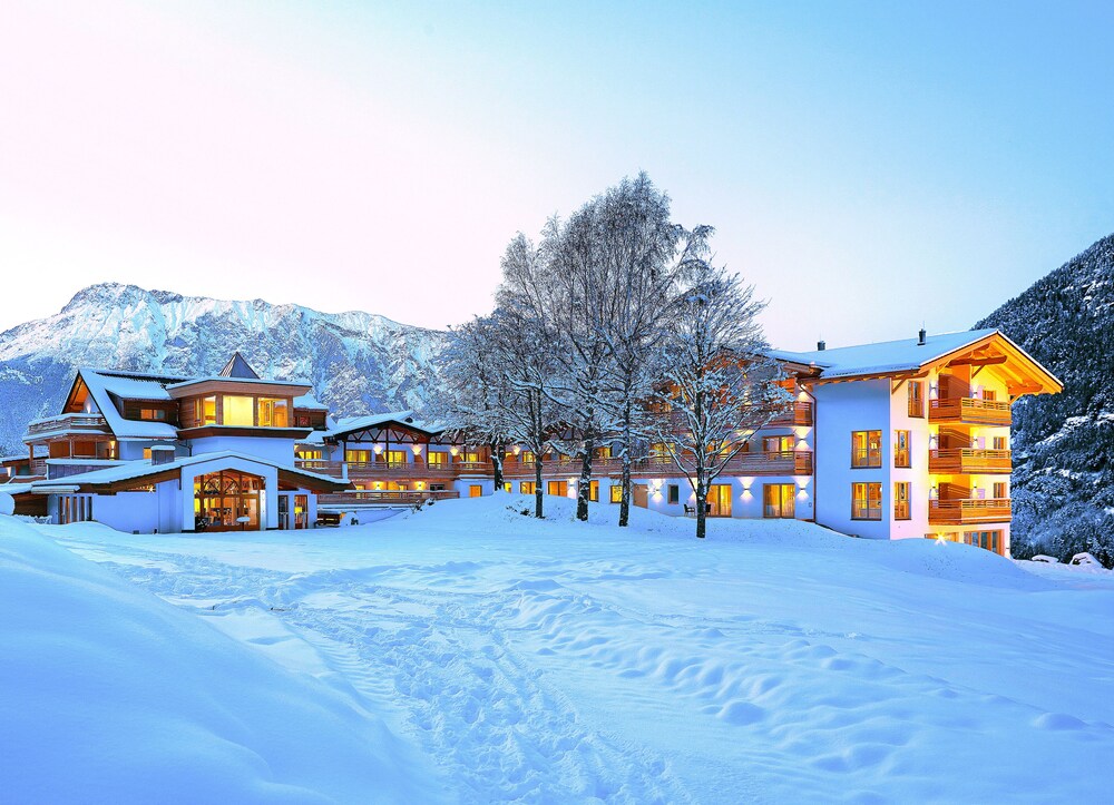 Hotel Ritzlerhof Panorama und Spa — 4-Star Luxury Hotel in Sautens, Austria