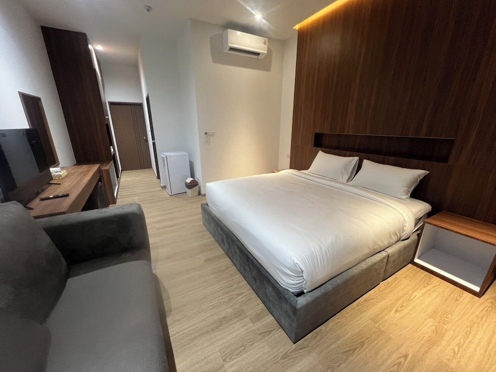 J&P Hotel Sriracha in Si Racha, Thailand