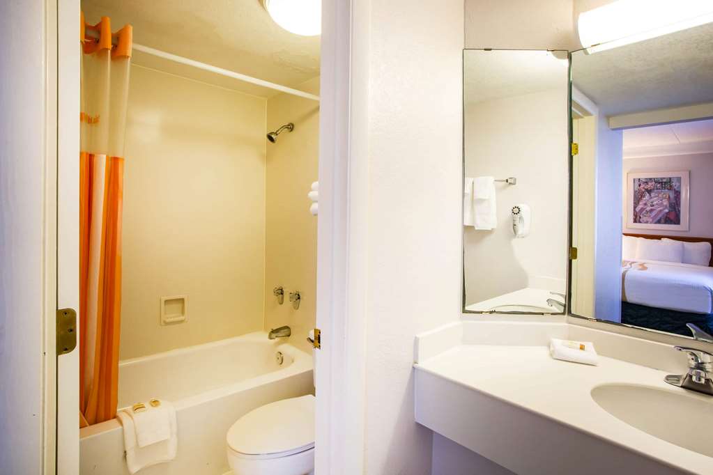 La Quinta Inn by Wyndham Norfolk Virginia Beach - photo 20