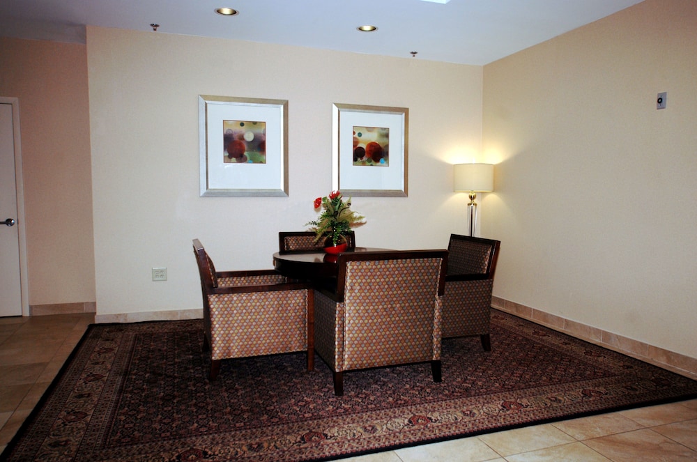 Doubletree by Hilton Hotel Fayetteville - photo 11
