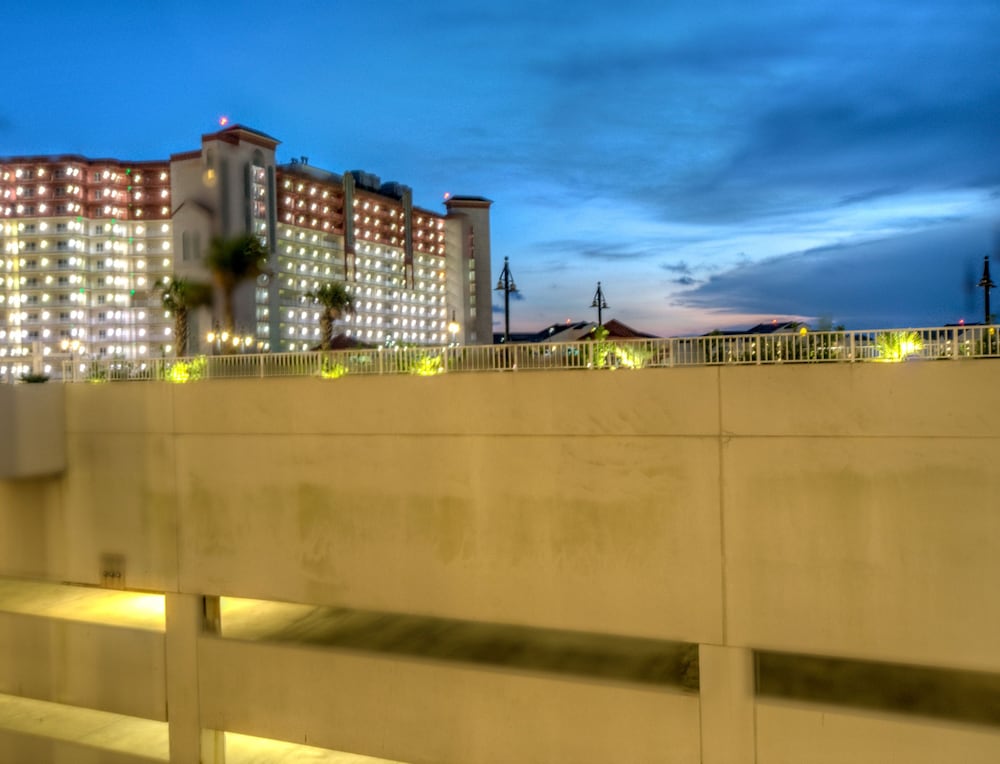 Laketown Wharf Resort by Aneliya's Rentals - photo 865