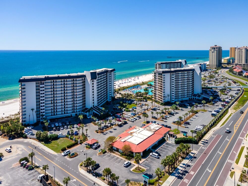Edgewater Resort by Book That Condo - photo 13