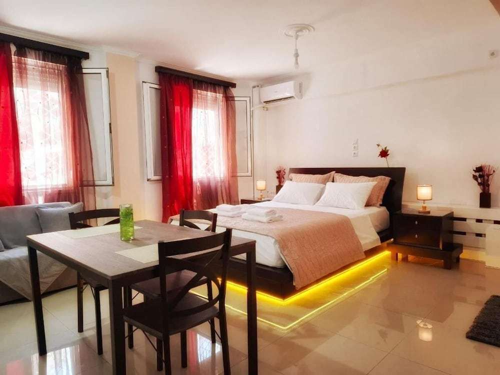 Acropolis Echoes Apartment — 4-Star Luxury Hotel in Athens, Greece
