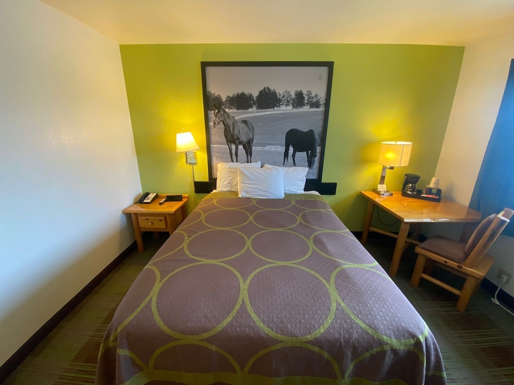 Super 8 by Wyndham Powell - photo 4