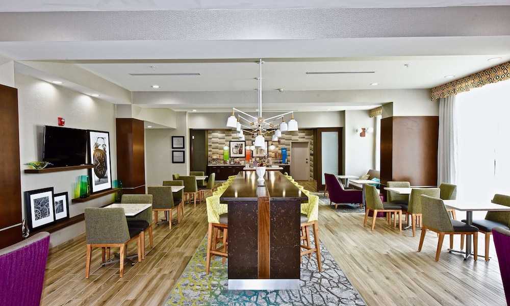 Hampton Inn Kirksville - photo 24
