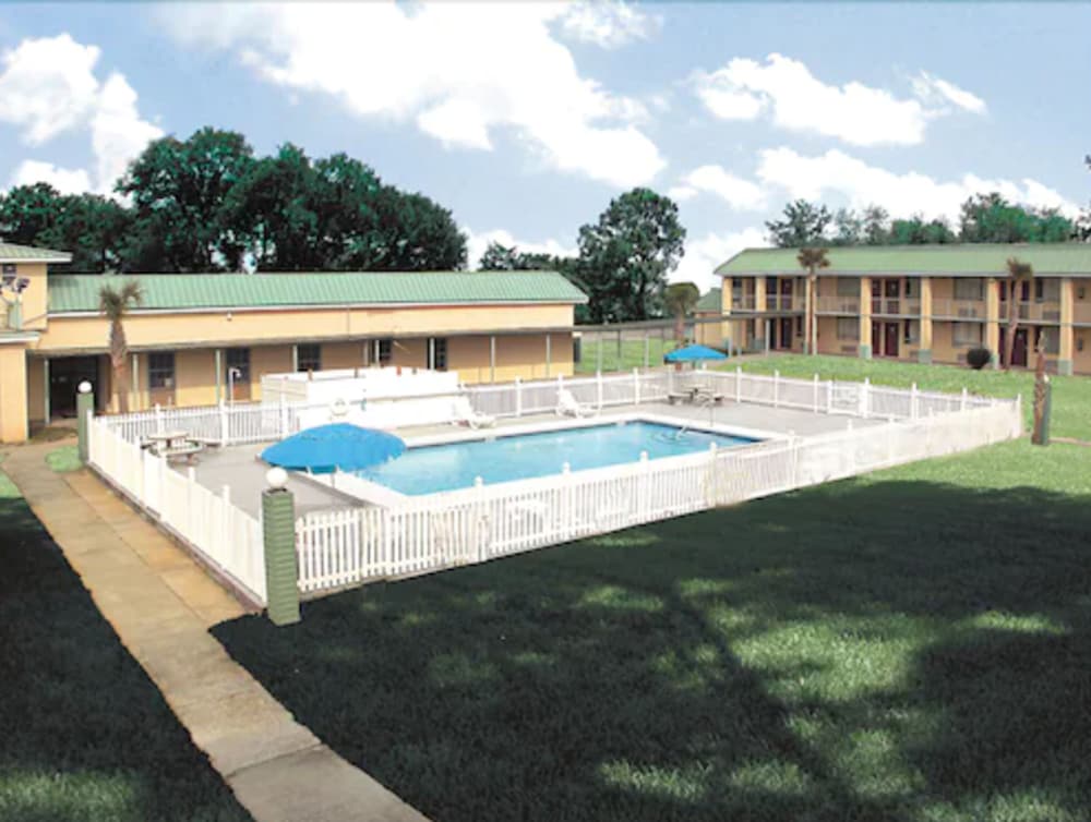 Garden Inn & Suites - photo 11