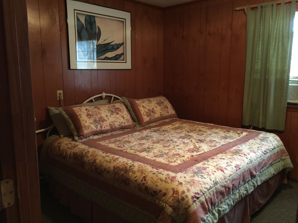 Phillips Historic Motel & Cottages - photo 18