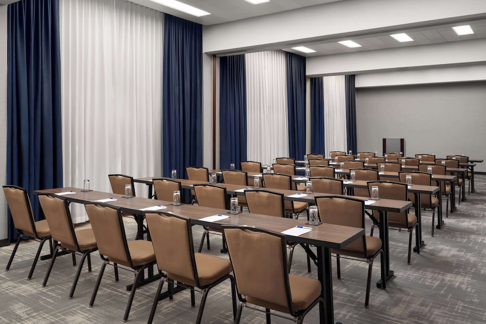 Millennium Hilton New York One UN Plaza - photo 96