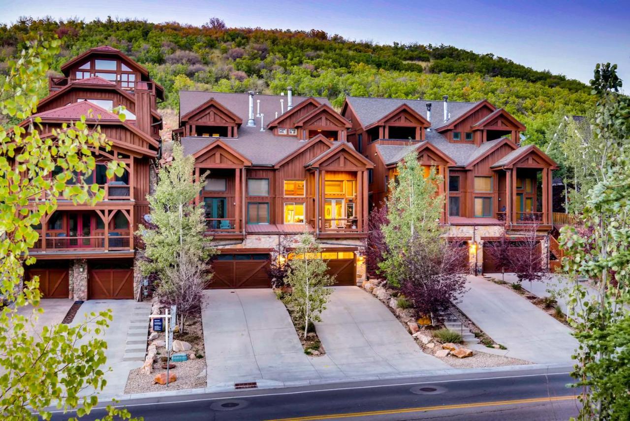 Deer Valley 355 B in Bridgeport, United States