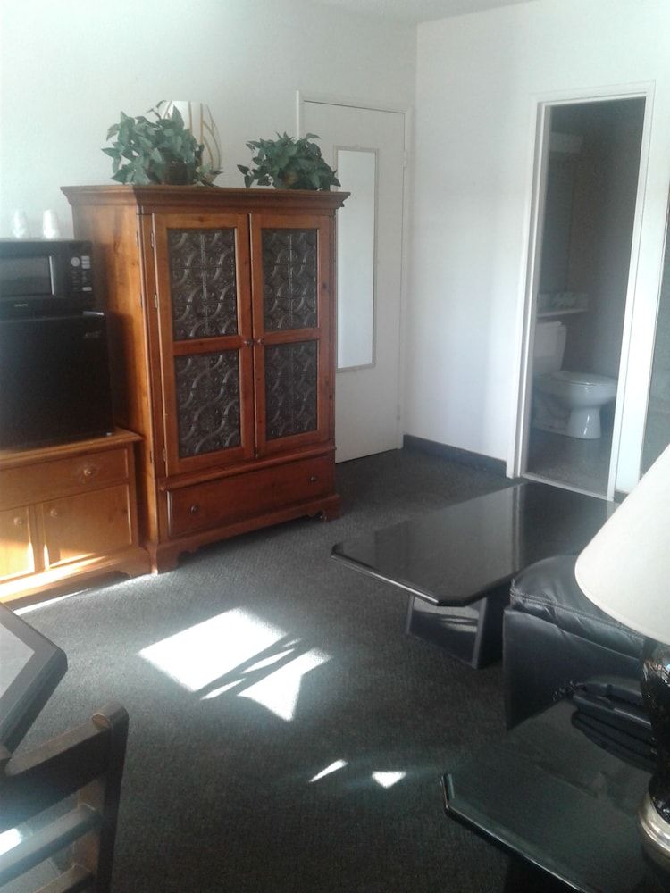 Desert Rose Inn - photo 19