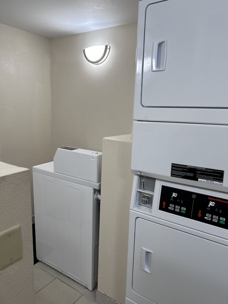 Red Roof Inn Richmond IN - photo 25