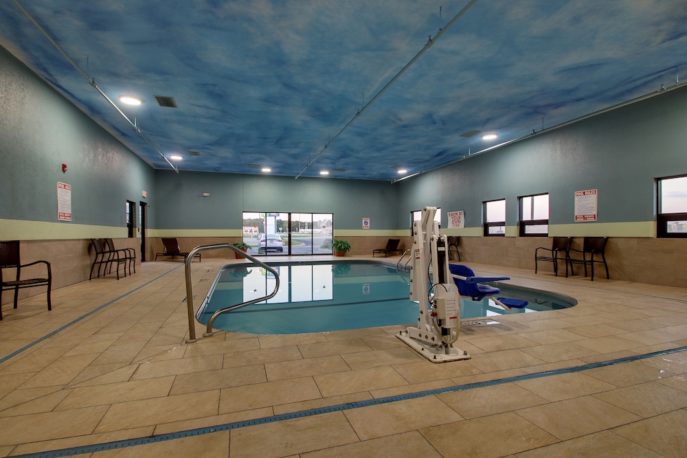 Holiday Inn Express & Suites Lebanon by IHG - photo 20
