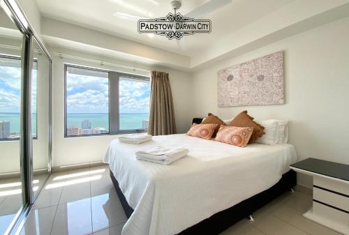 PADSTOW Top Location & Views at PenthousePads — 4-Star Luxury Hotel in Darwin, Australia