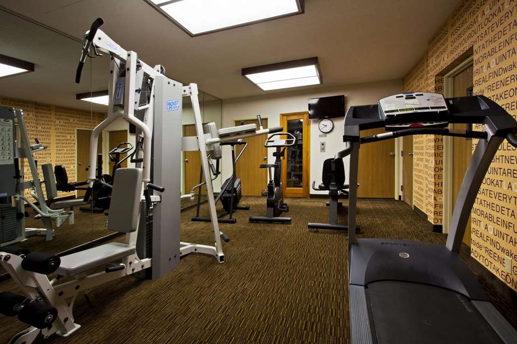 La Quinta Inn & Suites by Wyndham St. Pete Clearwater Airpt - photo 14