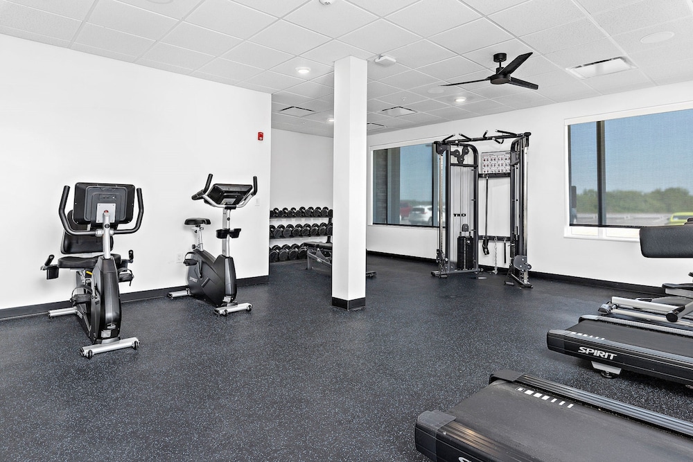 Holiday Inn Exp Parkville - photo 60