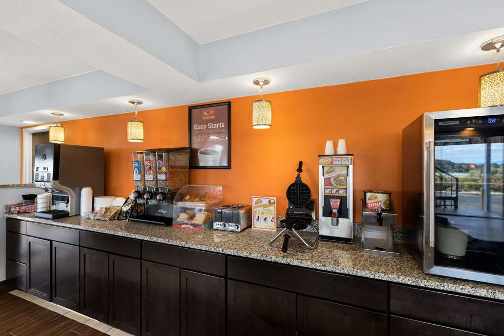 Econo Lodge White Pine Morristown I 81 & I 40 Split - photo 27
