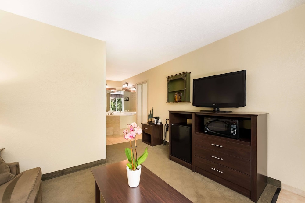 Best Western Mountain Lodge at Banner Elk - photo 15
