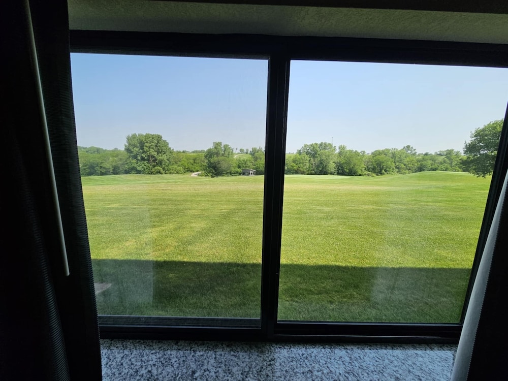 Cobblestone Inn & Suites Maryville - photo 55