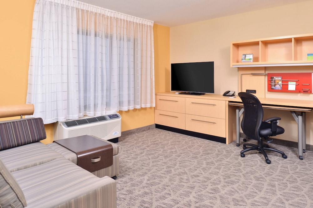TownePlace Suites Detroit Commerce - photo 15