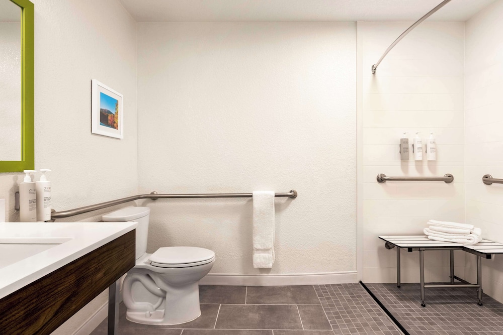 Hampton Inn Atlanta Stone Mountain - photo 25