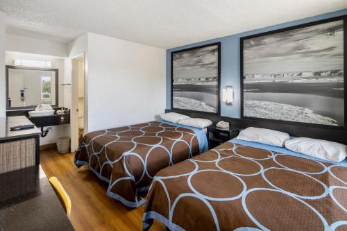 Super 8 by Wyndham Phoenix West - photo 18