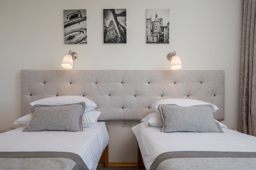 Hotel Pax — hotel in Split