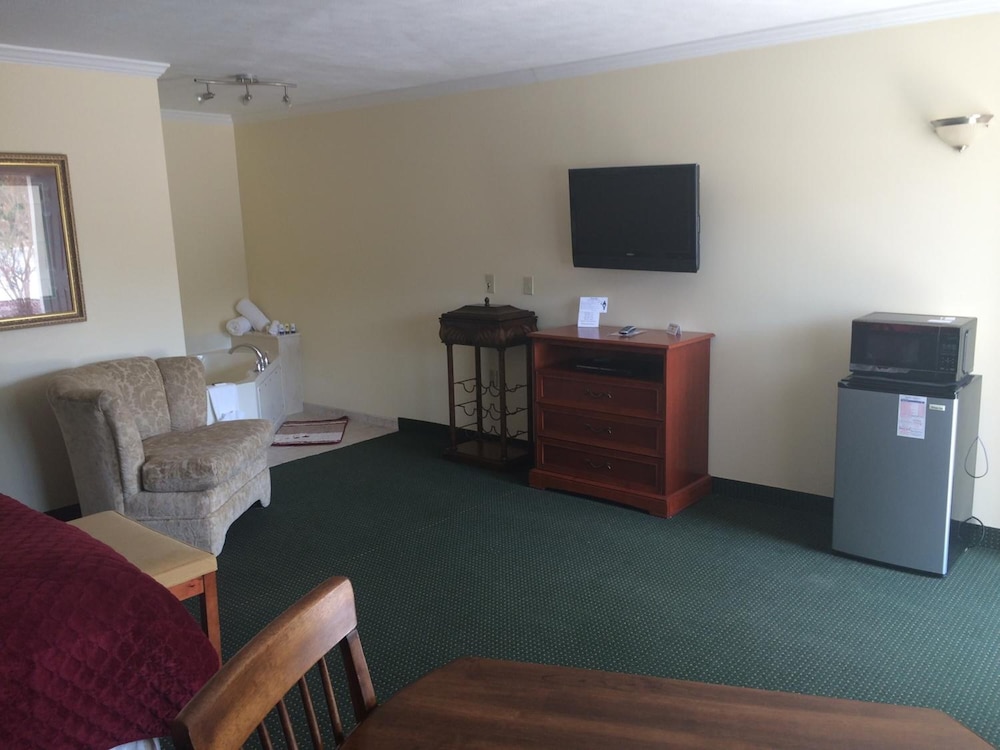 Hurricane Inn - photo 11