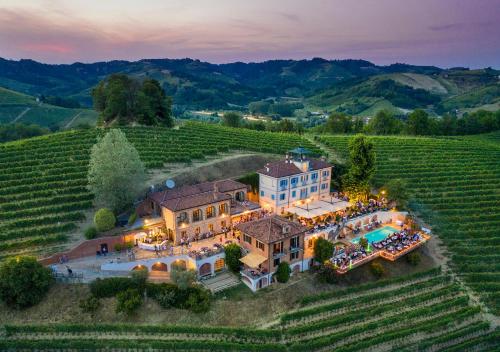 Agriturismo Villa Tiboldi — 4-Star Luxury Hotel in Canale, Italy