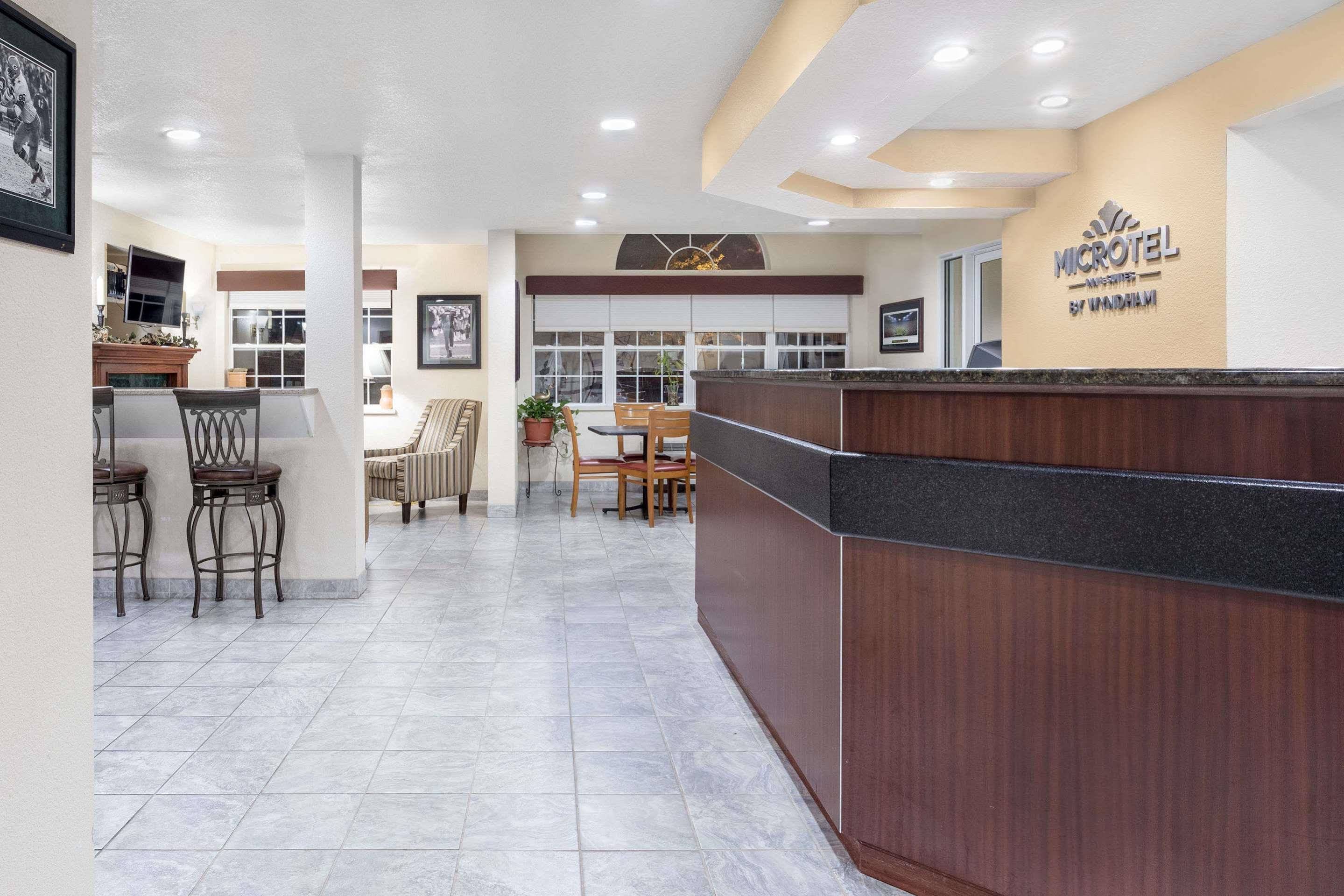 Microtel Inn and Suites by Wyndham Green Bay - photo 3