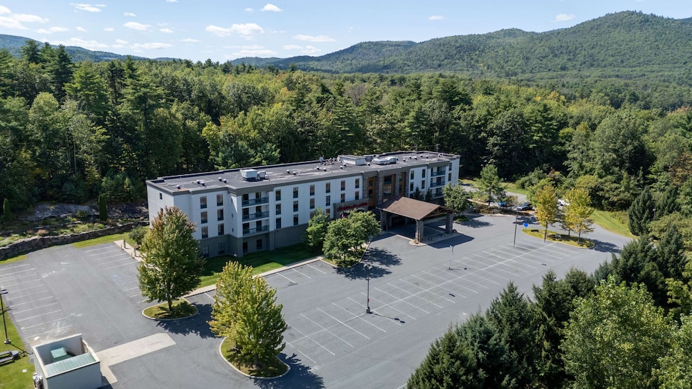 Hampton Inn & Suites Lake George - photo 81