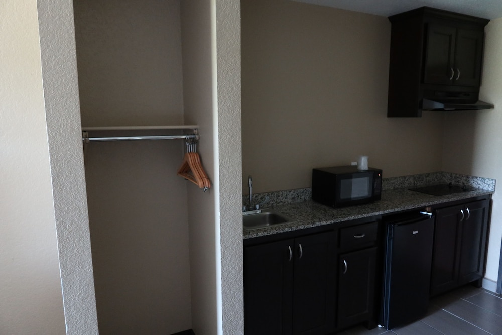 West Worth Inn and Suites - photo 13